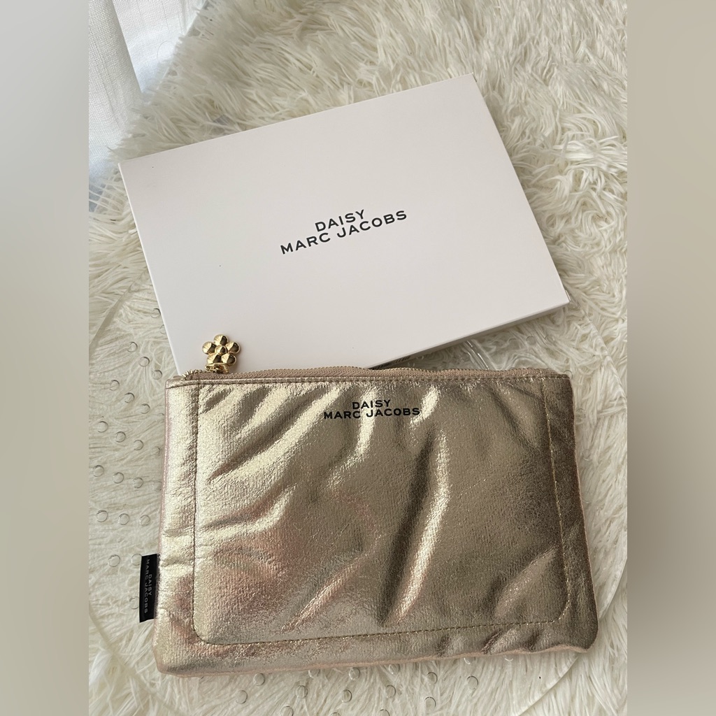 Marc Jacobs Daisy Pouch
